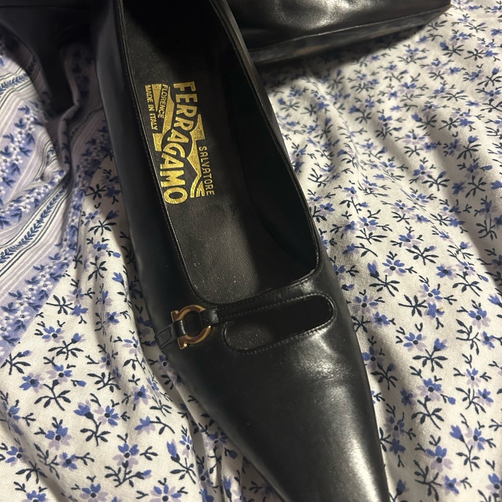 Salvatore Ferragamo Black Kitten Heels Sz 8